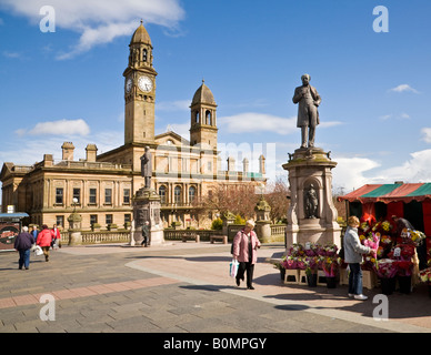 A flower stall and Town Hall at Paisley Cross, Paisley, Renfrewshire, Scotland. Stock Photo