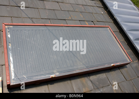 DIY homemade solar thermal panel on roof Centre for Alternative Technology Machynlleth Wales UK Stock Photo