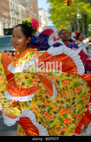 Mexican Americans in the Cinco de Mayo Parade in New York Stock Photo