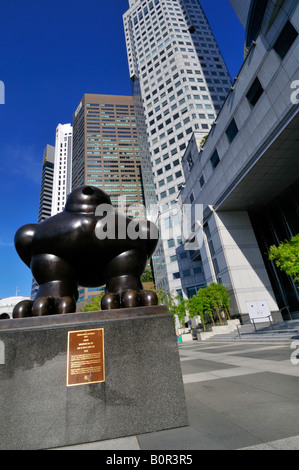 Bronze bird sculpture by Fernando Botero standing on Boat Quay in the front of the UOB plaza Singapore Stock Photo
