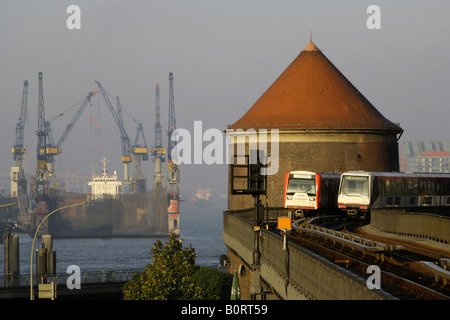The line U3 of Hamburgs public transport system of  leads along the river Elbe on a viaduct built 100 years ago, Germany Stock Photo
