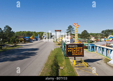 South of the Border - Mexican themed tourist resort motel and park with diners and amusements Carolina Georgia border Stock Photo