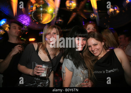Clubbers dancing and a laser lights closing party at Turnmills, The Last Dance, London, UK, 23.3.08 Stock Photo