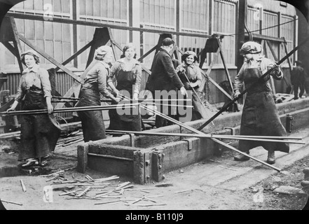 Women shipbuilders During the First World War. Stock Photo