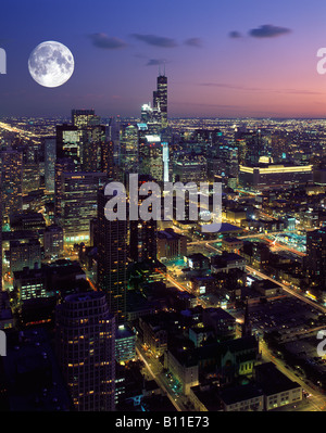 Chicago Illinois downtown skyline over the Chicago River USA Stock ...