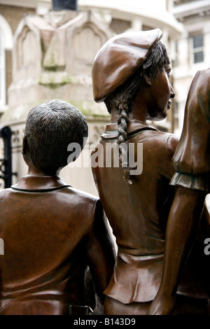 fragement of statue of kindertransport children by Frank Meisler at Liverpool Street Station London England Stock Photo