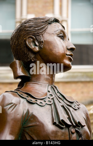 fragement of statue of kindertransport children by Frank Meisler at Liverpool Street Station London England Stock Photo