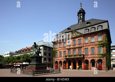 geography / travel, Germany, Hesse, Hanau, buildings, Neustädter Rathaus, exterior view, Baroque, built 1723 - 1733, architect: Christian Ludwig Hermann, Market Place, monument of the Brothers Grimm, architecture, Jakob and Wilhelm Grimm, town hall, Marktplatz, Additional-Rights-Clearance-Info-Not-Available Stock Photo