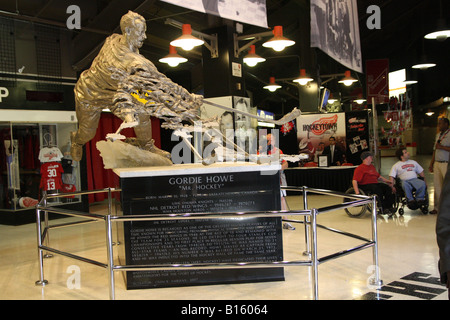 Joe Howe Statue Gordie Howe sculpture inside Joe Louis Arena in Detroit, Michigan Stock ...