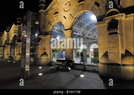 Sheffield Railway Station at night Stock Photo