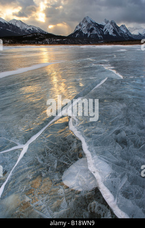 Lake Abraham at Preacher's Point - winter - Kootenay Plains - Bighorn Wildlands - Alberta, Canada. Stock Photo