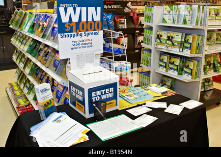 EVENTS Algonquin Illinois Sweepstakes entry at OfficeMax retail store grand opening Stock Photo