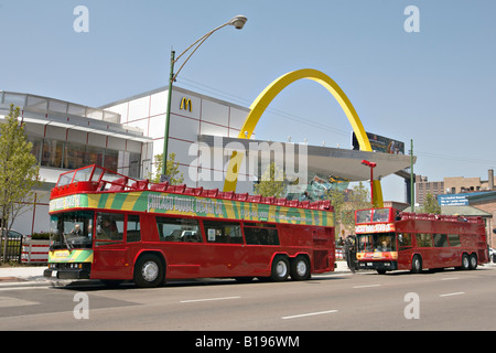 STREET SCENE Chicago Illinois McDonalds restaurant Ontario Street replaced Rock n Roll McDonalds 1950s retro golden arch look Stock Photo