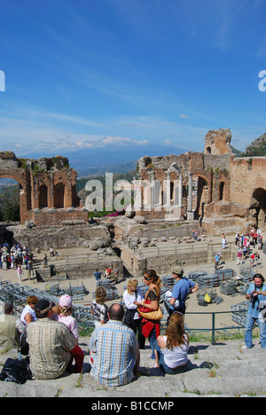 The Teatro Greco with Mount Etna behind, Taormina, Messina Province, Sicily, Italy Stock Photo