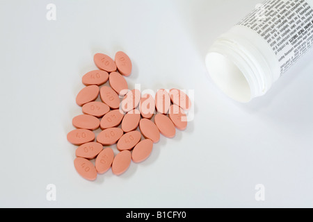 Heart Pills Tablets Statins And Drugs Arranged Into The Shape Of A Heart On A White Background With Copy Space Stock Photo Alamy Heart Pills Tablets Statins And Drugs Arranged Into The Shape Of A Heart On A White Background With Copy Space Stock Photo Alamy