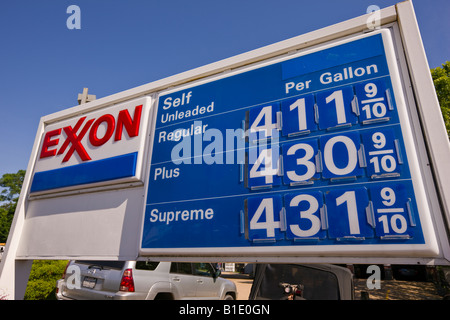 ARLINGTON VIRGINIA USA  Gasoline price sign at Exxon service station on June 12, 2008. In the Washington, DC metro area. Stock Photo