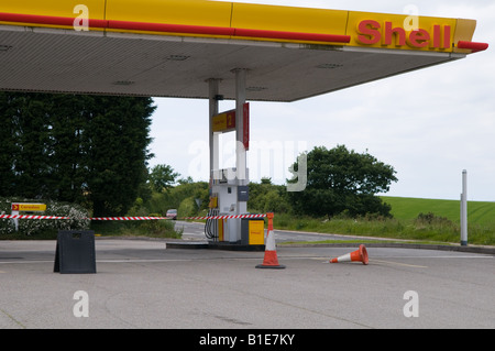 Shell Filling Station with no fuel during the June 2008 Delivery Drivers Strike Strike Stock Photo