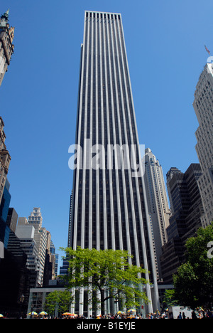 The General Motors Building on Fifth Avenue in New York Stock Photo