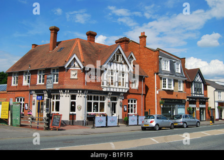 16th century The Stag Pub, Ascot High Street, Ascot, Berkshire, England, United Kingdom Stock Photo