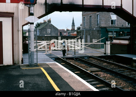 Manned level crossing, Broughty Ferry station, Dundee, Angus, Scotland, 1991 Stock Photo