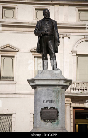 Statue of Cavour at Padova Stock Photo - Alamy