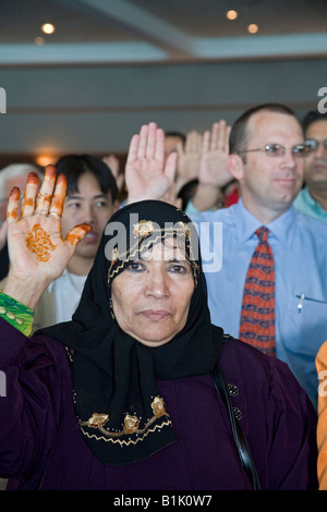 Detroit Michigan An woman from Yemen is one of 600 immigrants sworn in as new citizens of the United States Stock Photo