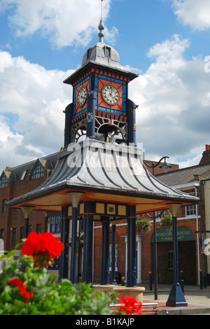 Market Clock, Ashton Square, Dunstable, Bedfordshire, England, United Kingdom Stock Photo