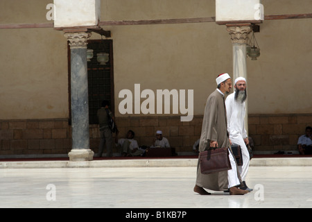 A men enters Al Azhar Mosque, Cairo Stock Photo