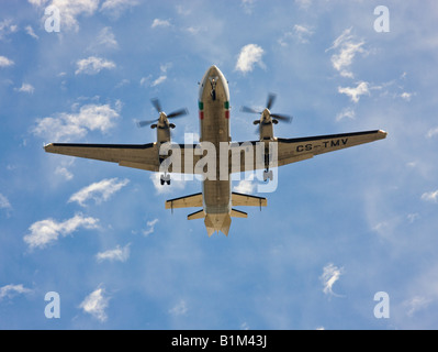 Twin engine aircraft Stock Photo - Alamy
