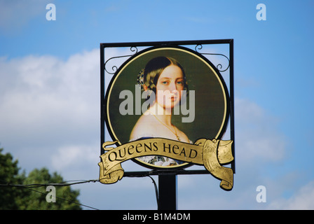 Queens Head Pub sign, Pound Lane, Little Marlow, Buckinghamshire, England, United Kingdom Stock Photo