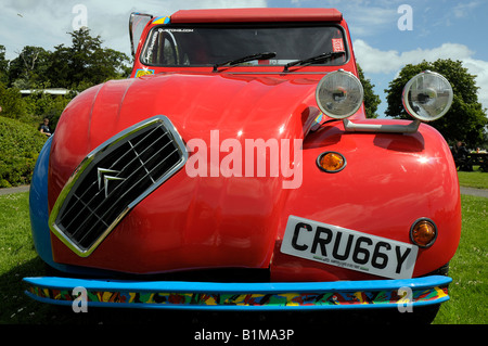 front view of Andy Saunders customised Citroen 2CV nicknamed Picasso s Citroen a pun on the Citroen Picasso model Stock Photo