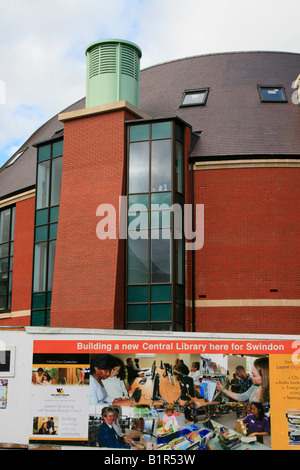 new library Swindon town centre shops Wiltshire South West of England uk gb Stock Photo