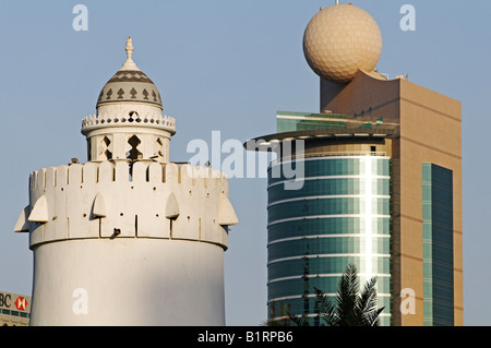 Old fort and the Qasr al Hosn Museum in front of modern architecture, Abu Dhabi City, Emirat Abu Dhabi, United Arab Emirates, A Stock Photo