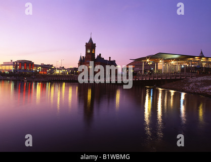 Senedd Welsh Assembly Building and Pierhead Cardiff Bay Twilight / night view Cardiff South Wales UK Stock Photo