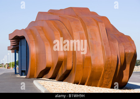 ENGLAND West Sussex Littlehampton Beach Rusted metal seafood restaurant by architect Thomas Heatherwick on promenade Stock Photo