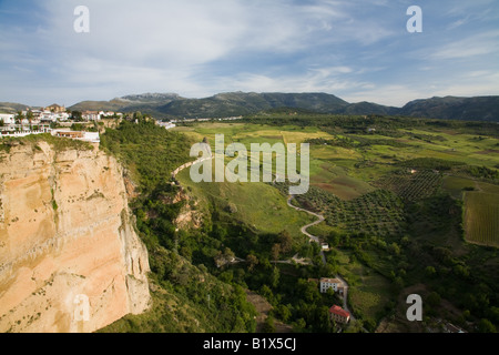 Spectacular cliff-top views from Alameda del Tajo park, El Mercadillo, Ronda, Andalucia, Spain Stock Photo