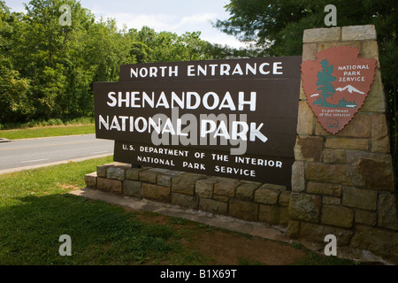 National Park Service Welcome sign to the North Entrance of Shenandoah National Park on the Skyline Drive, Front Royal, Virginia. Stock Photo