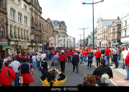 munster fans gather in st mary street cardiff before the heineken 2008 european rugby cup final between munster and toulousain s Stock Photo