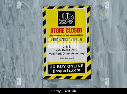 Store closed sign JJB Sports Shop  Hemel Hempstead Hertfordshire Stock Photo