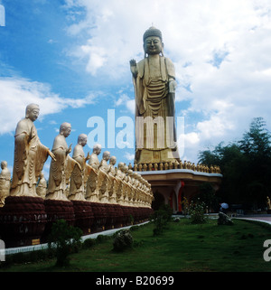 Taiwan, The Amatobhi Buddha surrounded by hundreds of smaller Buddhas is the 'Buddha of Infinite Light.' Stock Photo