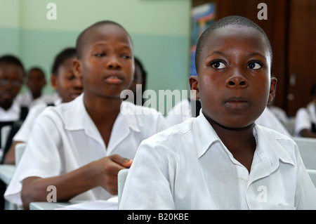Ghana Accra Secondary School In The Suburbs Of The Capital Stock ghana-accra-secondary-school-in-the-suburbs-of-the-capital-stock