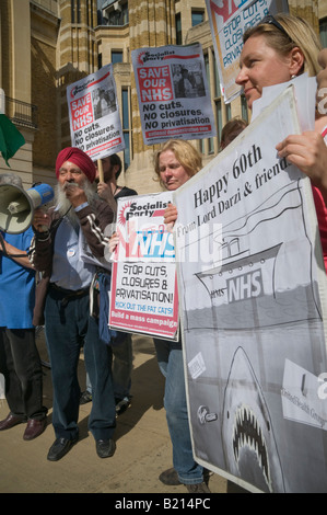 Birthday card at London Keep our NHS Public demo on 60th anniversary of NHS outside Richmond House, Whitehall NHS HQ Stock Photo