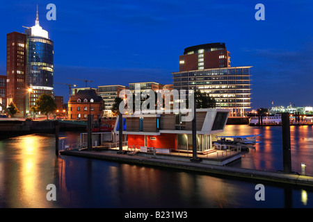 Floatinghome at harbor, HafenCity, Hanseatic Trade Center, Kehrwiederspitze, Elbe River, Speicherstadt, Hamburg, Germany