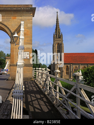 MARLOW, BUCKINGHAMSHIRE, UK - JUNE 30, 2008:  Bridge and All Saints Church at Marlow on the River Thames Stock Photo