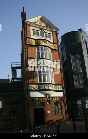 City of Kingston upon Hull, England. The Empress pub's colourful floral facade in Hull’s Alfred Gelder Street. Stock Photo