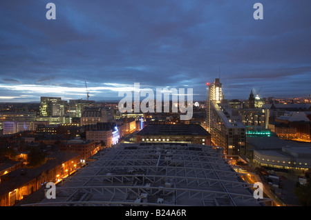 MANCHESTER SKYLINE NIGHT HILTON HOTEL BEETHAM TOWER DEANSGATE Stock Photo