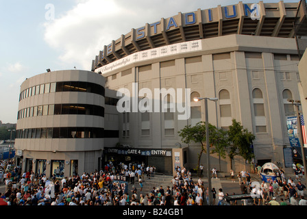 Baseball fans arrive at Yankee Stadium in the New York borough to The Bronx Stock Photo