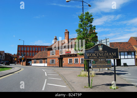 'Welcome to Wokingham' sign, London Road, Wokingham, Berkshire, England, United Kingdom Stock Photo