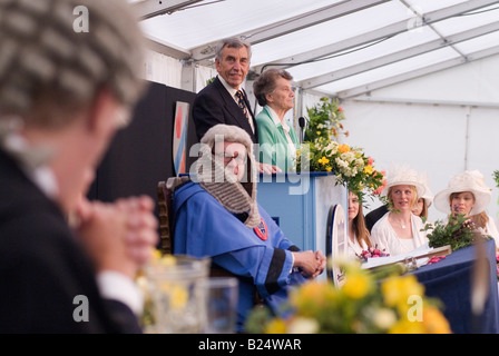 Dunmow Flitch Trial, married couple on trial Great Dunmow Essex UK  2008 2000s HOMER SYKES. Stock Photo