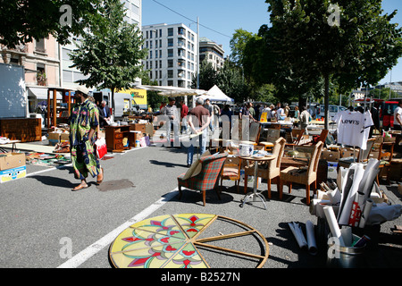 Flea market in Geneve (Marche aux Puces, at the Paine de Plainpalais ...